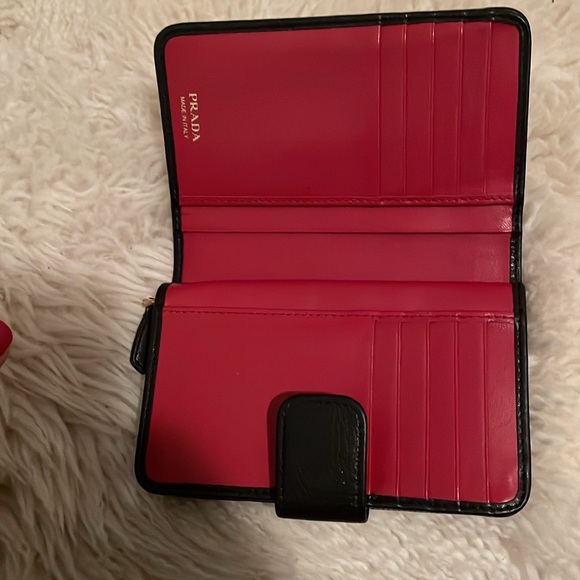 Prada Black Wallet - Picture 2 of 11